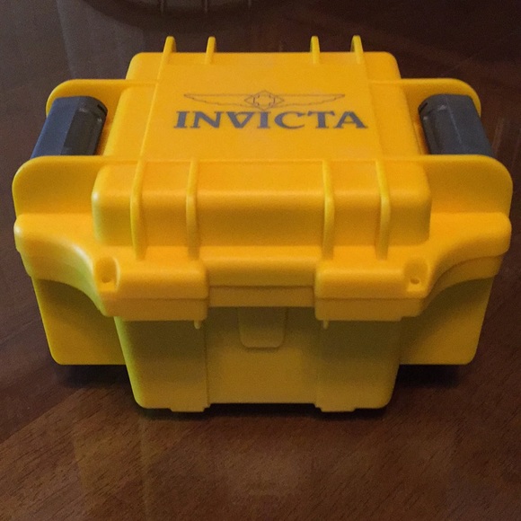 invicta dive cases